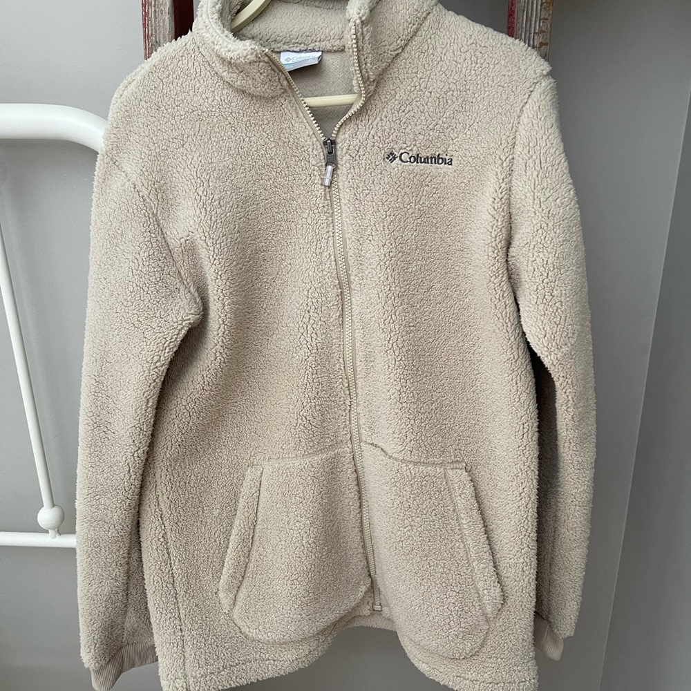 Columbia youth xl. I wear an adult medium in women’s and this fit me perfect!